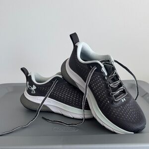 NEW Under Armour Black and White Running Shoes